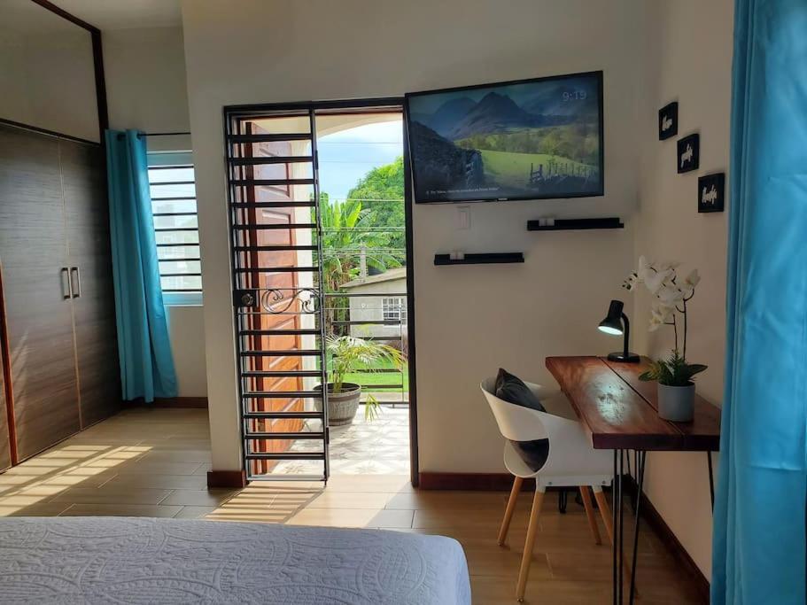 'The Solace' New Luxury Modern 1Bed 1Bath Apt. Portmore Exterior photo