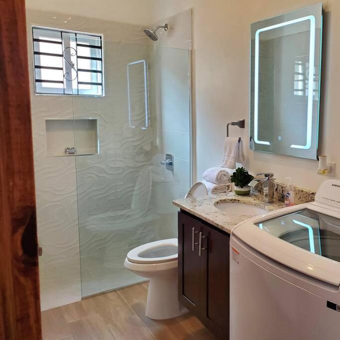 'The Solace' New Luxury Modern 1Bed 1Bath Apt. Portmore Exterior photo
