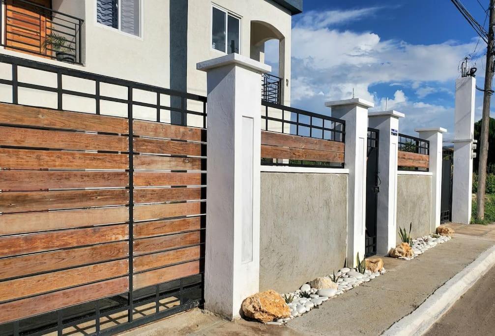 'The Solace' New Luxury Modern 1Bed 1Bath Apt. Portmore Exterior photo